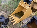 Used 2017 Deere 24IN 310 Bucket